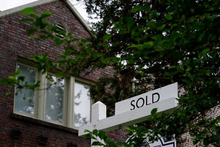 Higher mortgage rates weigh on US new home sales in October