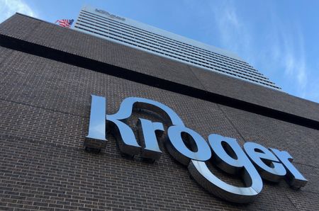 Kroger trims sales view on lower prices, choppy grocery demand