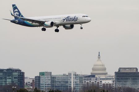 Alaska Air to buy peer Hawaiian for $1.9 billion