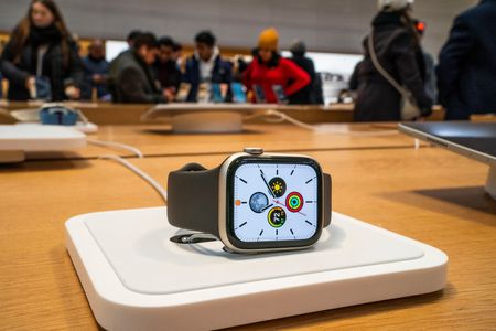 Apple can temporarily sell smartwatches after US appeals court win