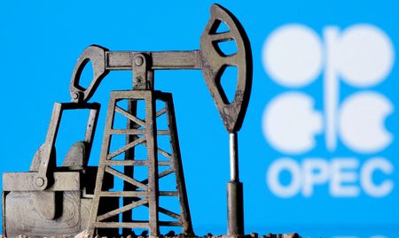 Oil prices settle higher global demand forecasts, US crude stock draw