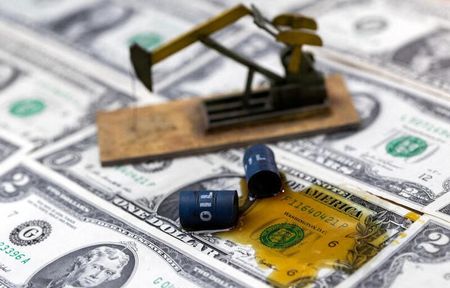 Analysis-Top global energy traders face multi-billion cash quandary