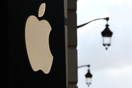 Apple retreats in fight to defend App Store in Europe